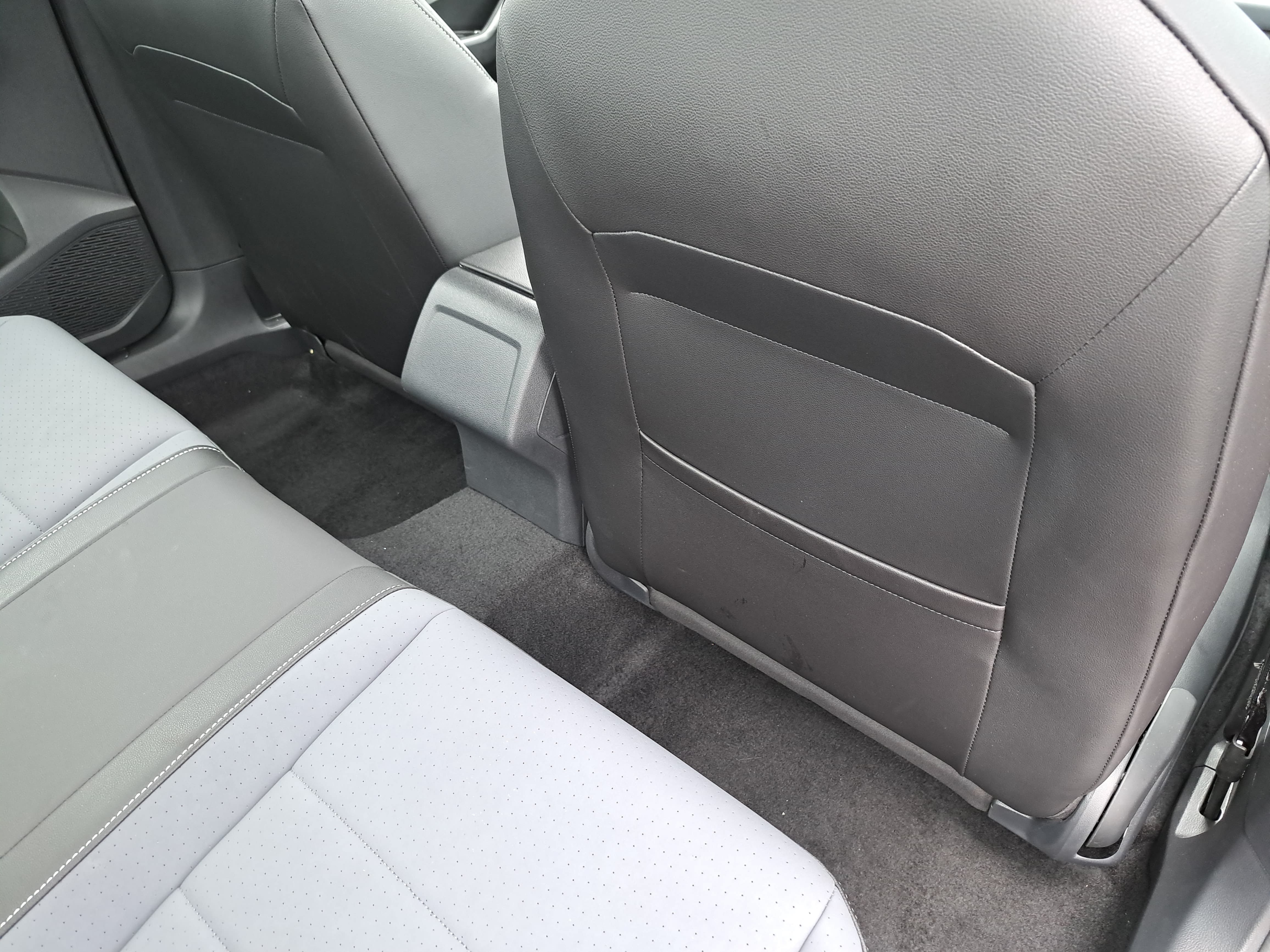 Certified 2025 Volkswagen Jetta SE FWD image 11