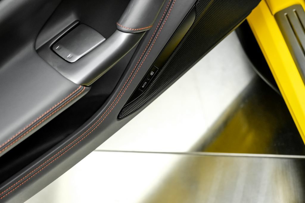 Used 2022 Ferrari F8 Tributo RWD image 43