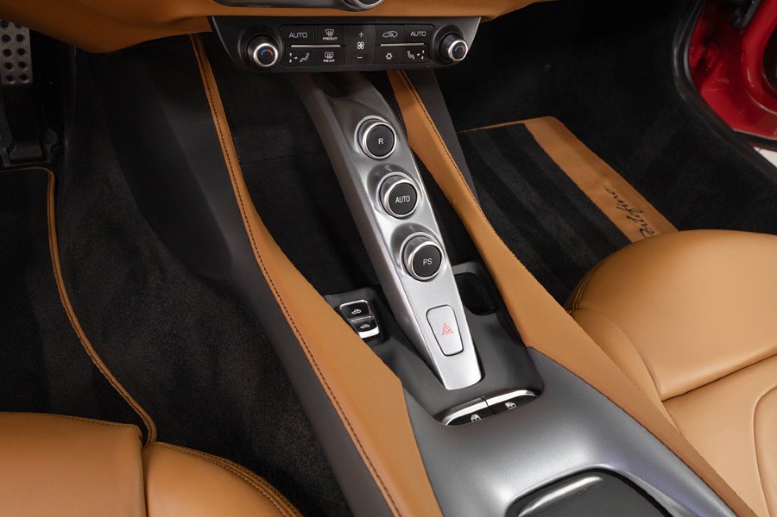 Used 2019 Ferrari Portofino RWD image 35