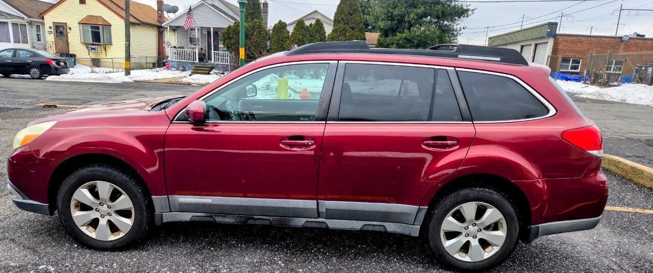 Used 2011 Subaru Outback 2.5i Limited AWD/4WD image 3