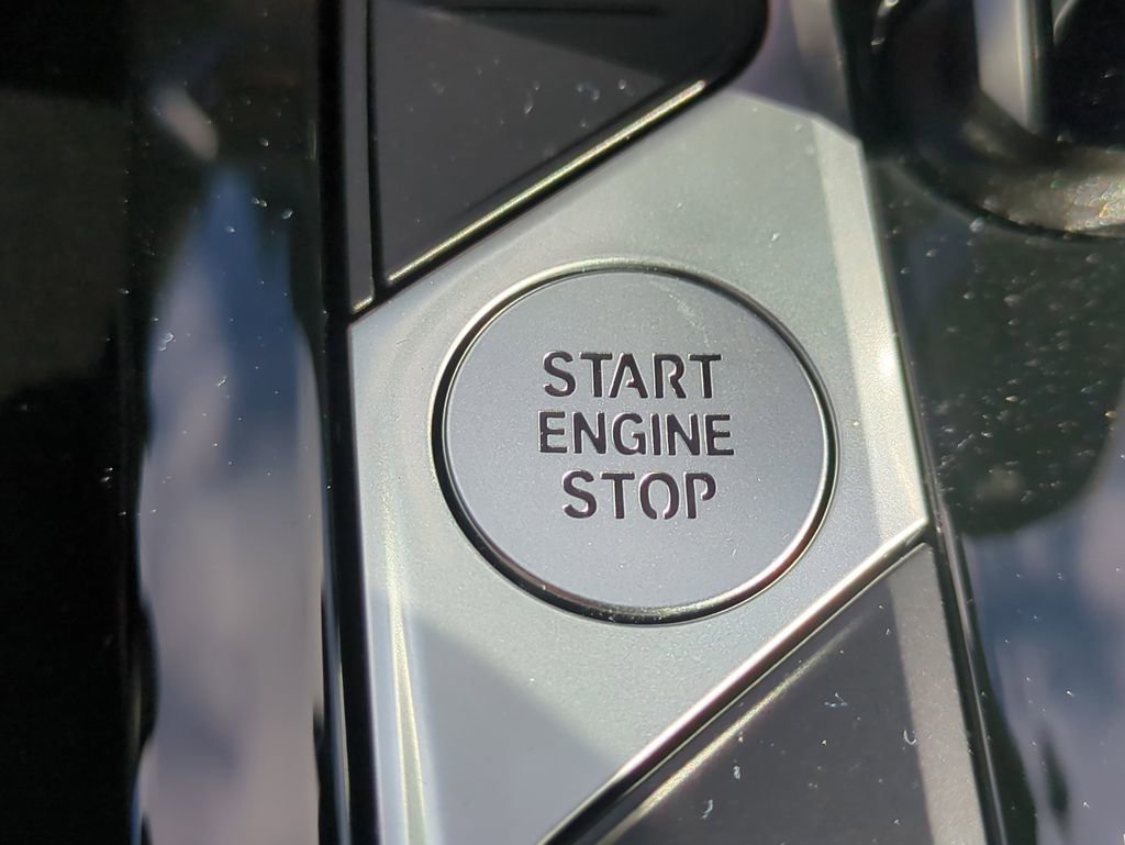 Used 2025 BMW X4 M40i image 31