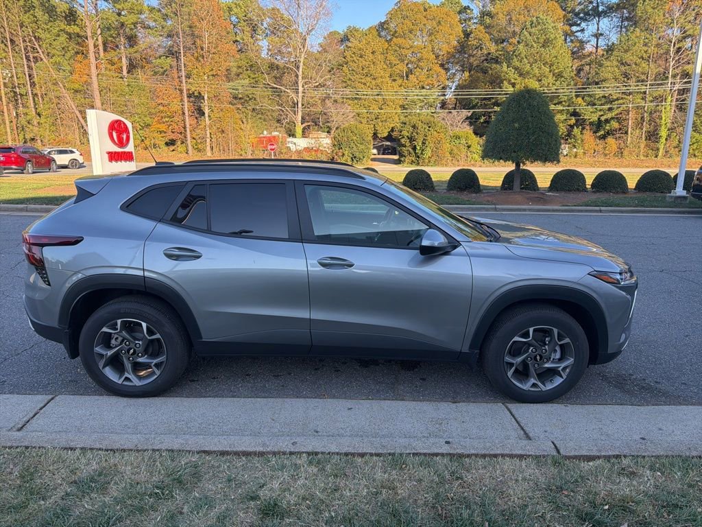 Used 2025 Chevrolet Trax LT w/ Driver Confidence Package