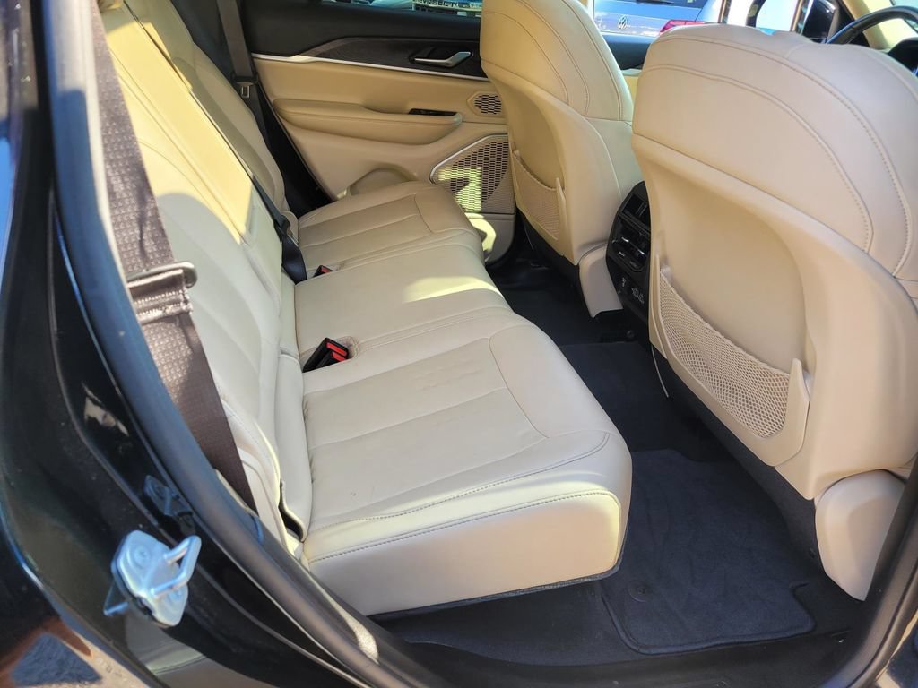 Used 2022 Jeep Grand Cherokee Limited AWD/4WD image 11