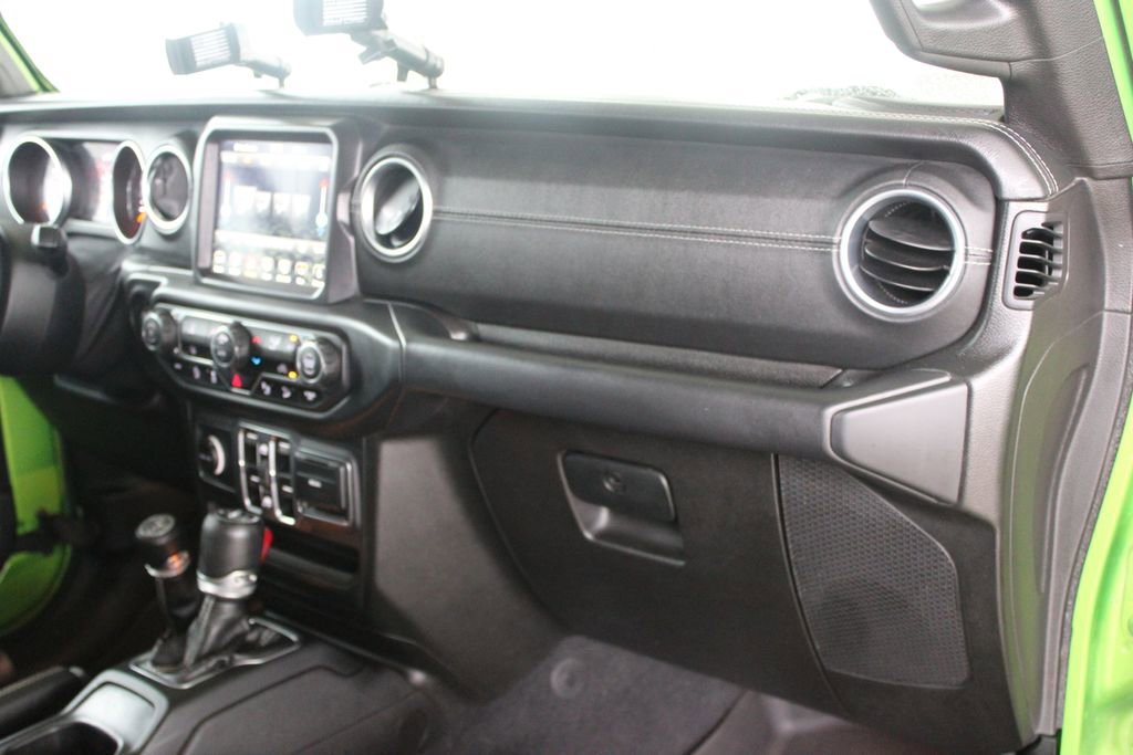 Used 2018 Jeep Wrangler Unlimited Sahara AWD/4WD image 28
