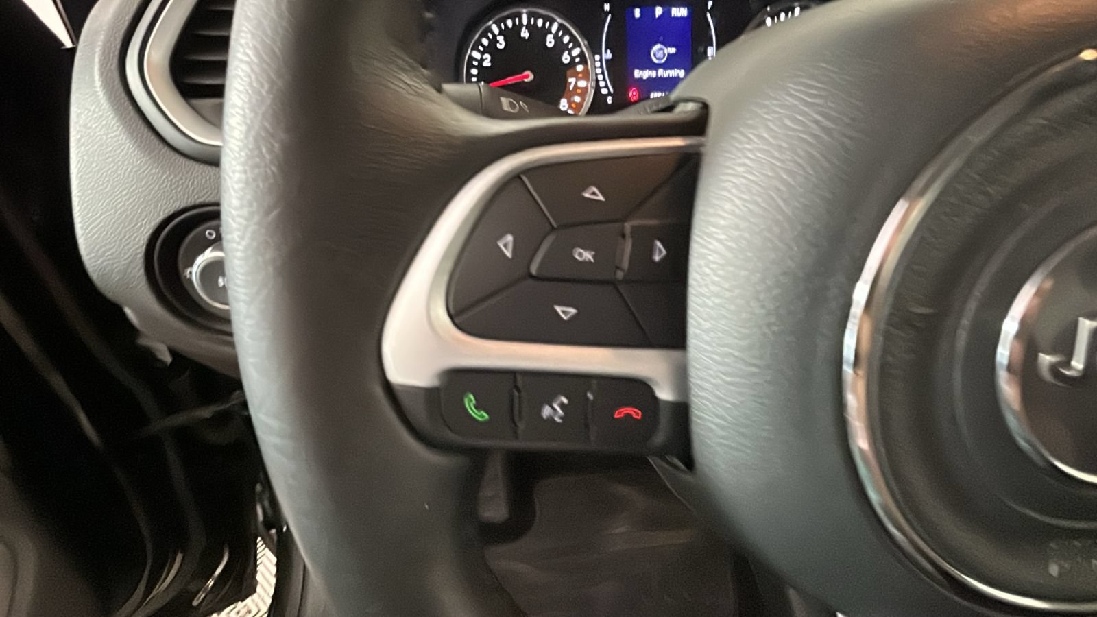 Used 2020 Jeep Renegade Latitude w/ Cold Weather Group AWD/4WD image 18