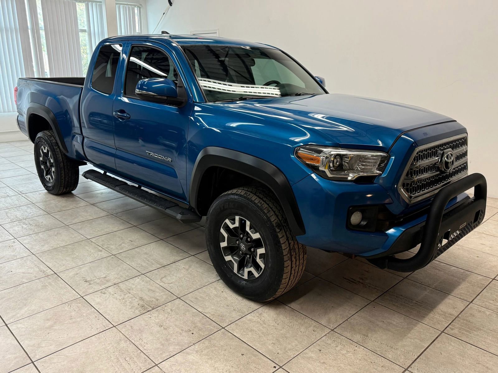 Used 2016 Toyota Tacoma TRD Off-Road w/ Towing Package image 1