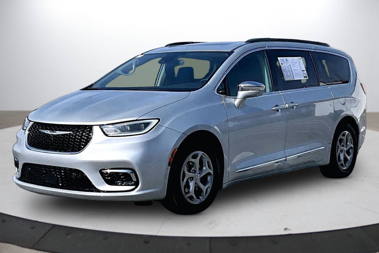 Certified 2022 Chrysler Pacifica Limited image 4