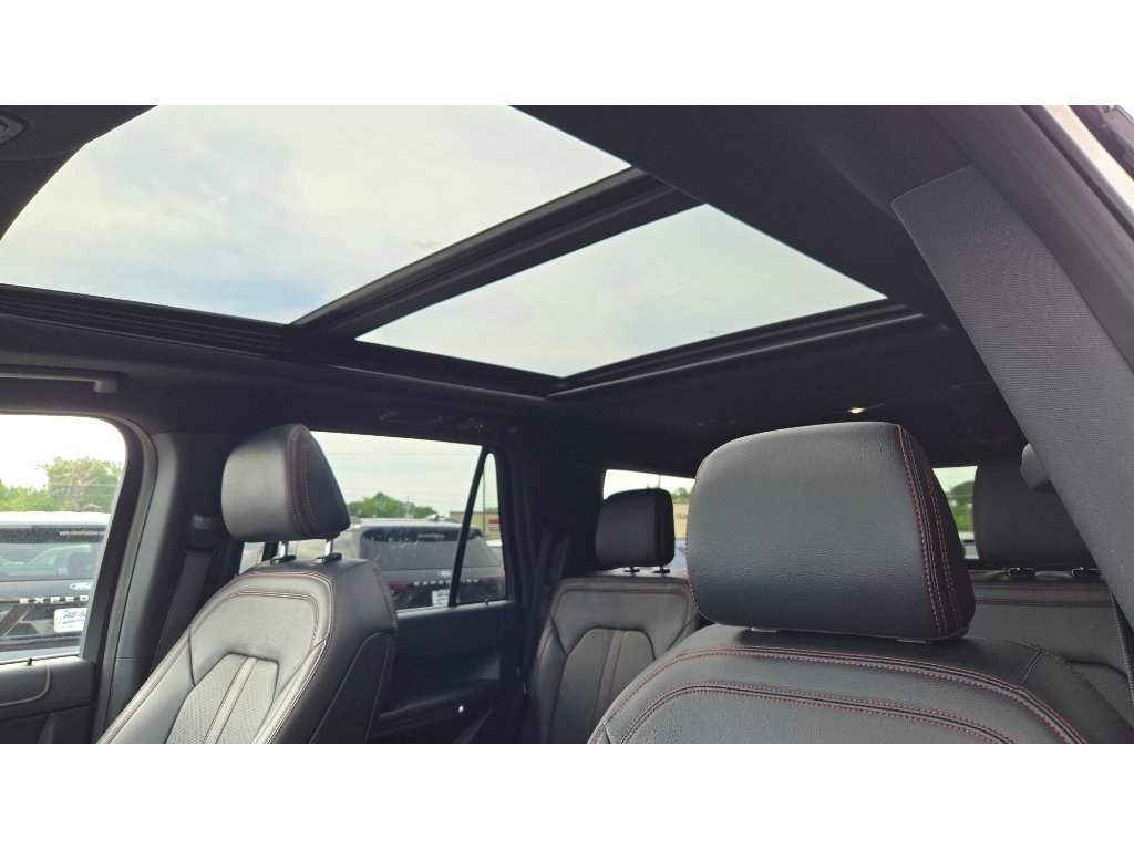 Used 2024 Ford Expedition Limited image 10