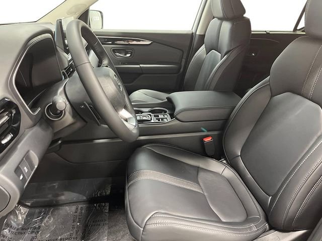 New 2025 Honda Pilot Touring image 13
