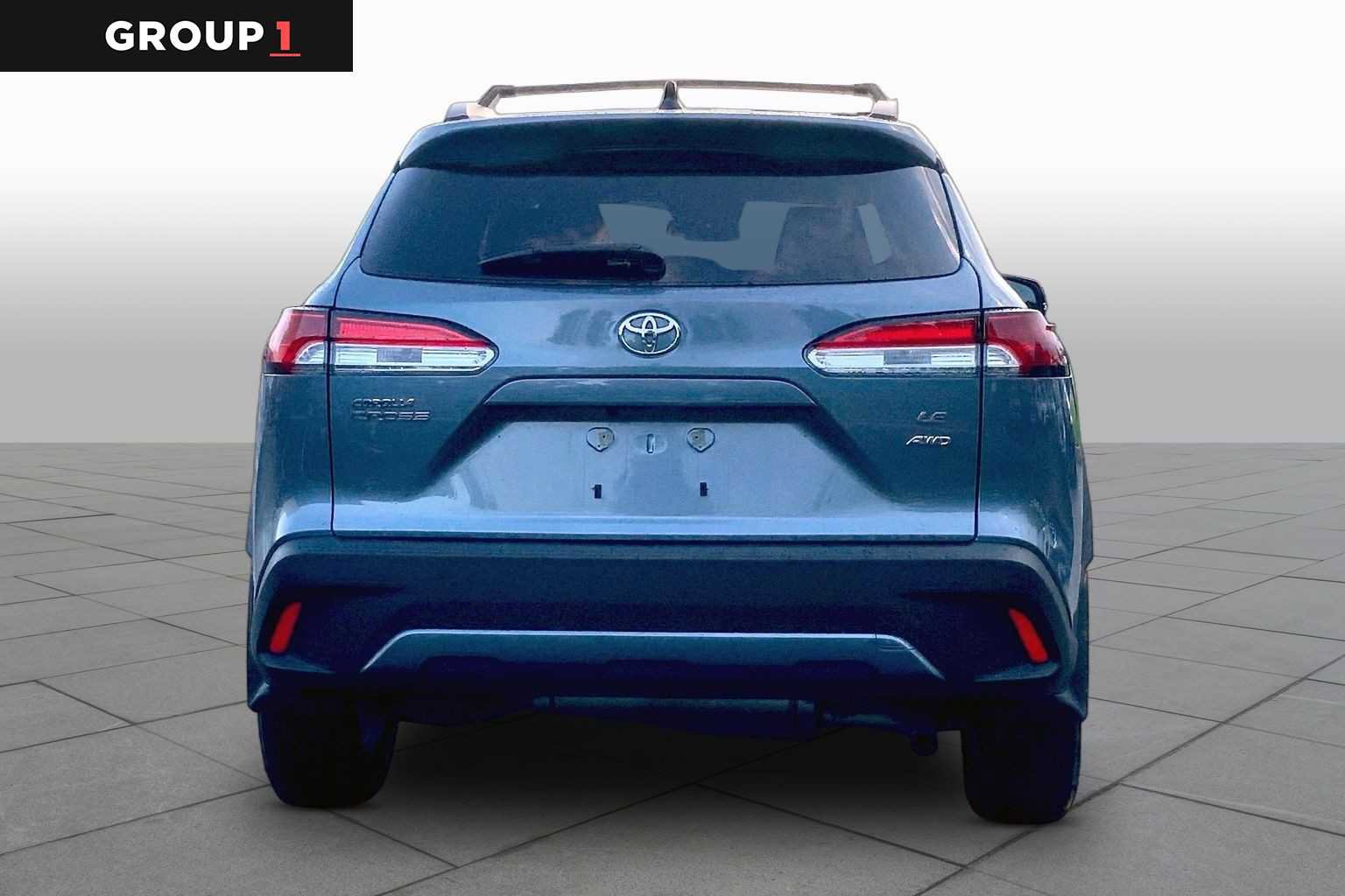Used 2025 Toyota Corolla Cross LE w/ Moonroof Package AWD/4WD image 5