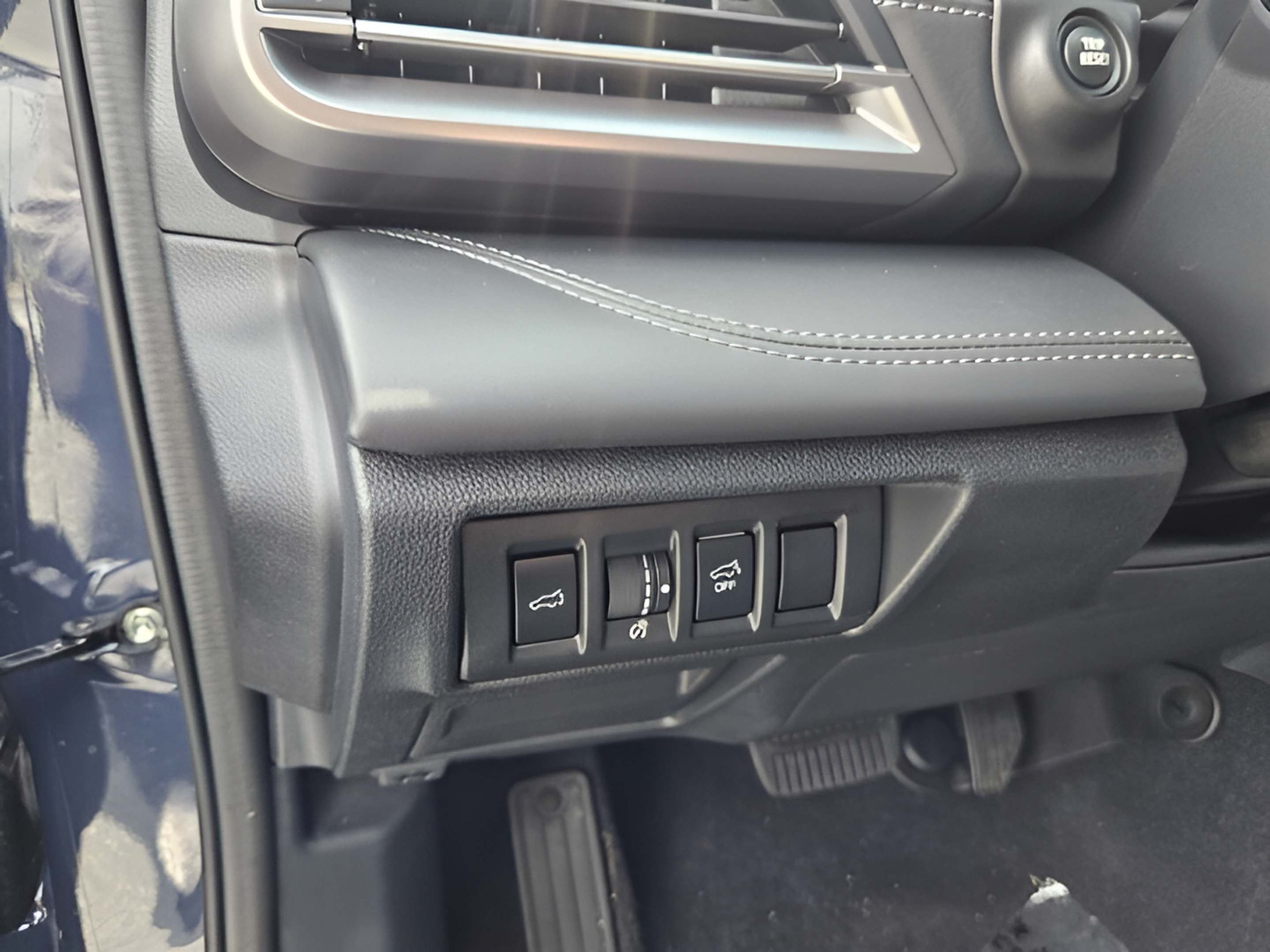 Used 2024 Subaru Outback Limited AWD/4WD image 14