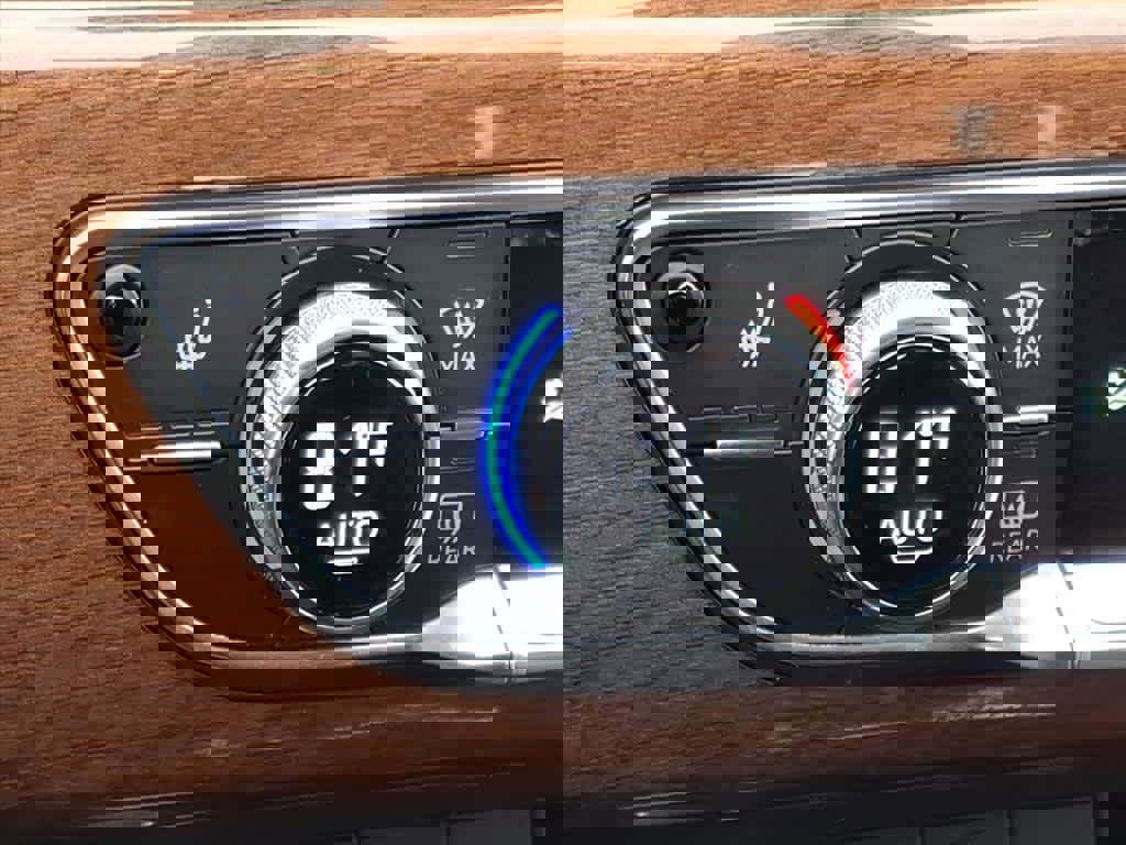 Used 2021 Audi A4 2.0T Premium w/ Convenience Package image 17