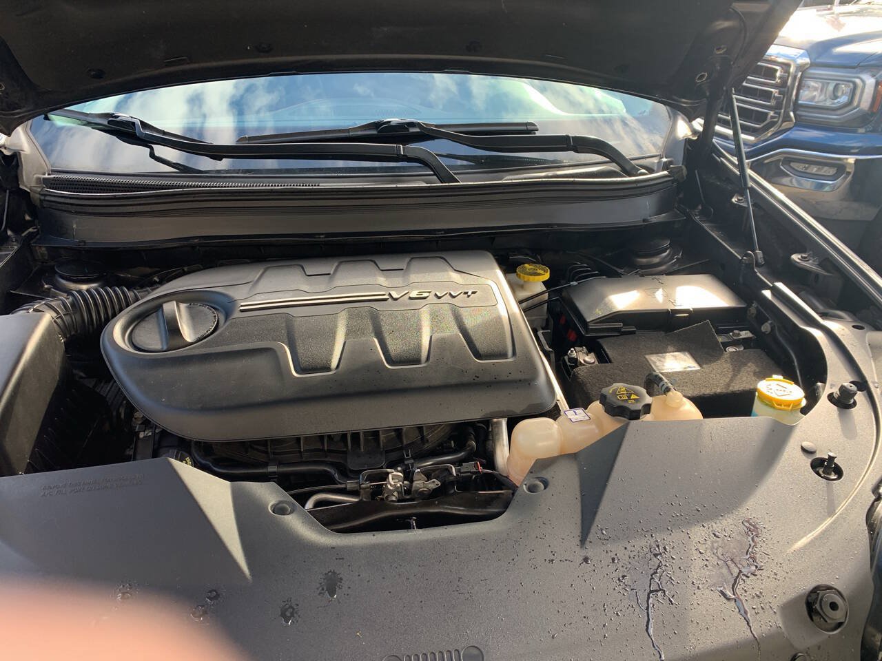 Used 2020 Jeep Cherokee Trailhawk AWD/4WD image 18