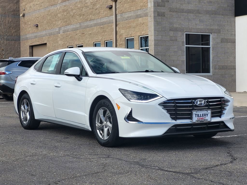 Used 2023 Hyundai Sonata SE w/ Cargo Package image 2
