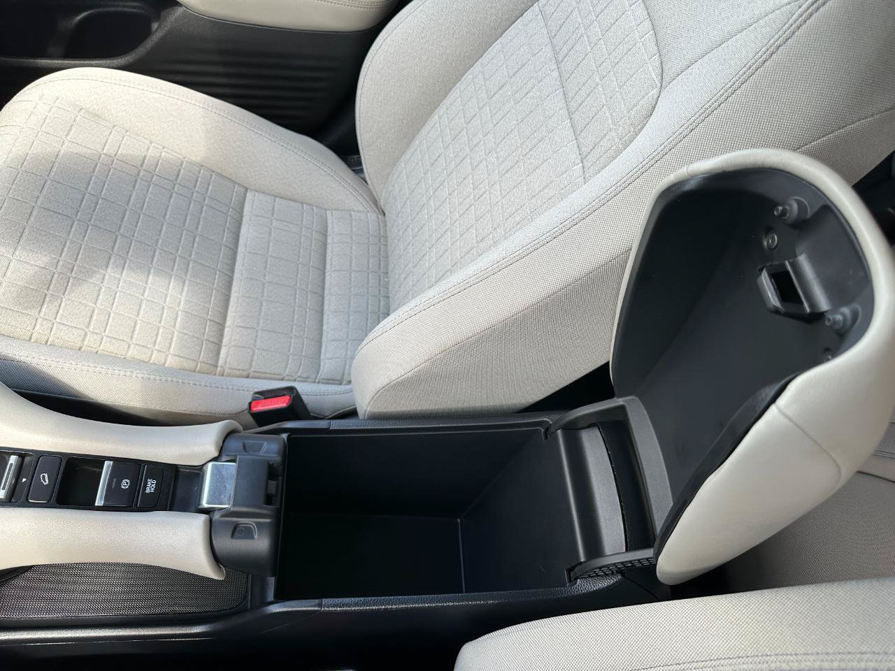 Used 2024 Honda HR-V LX image 59