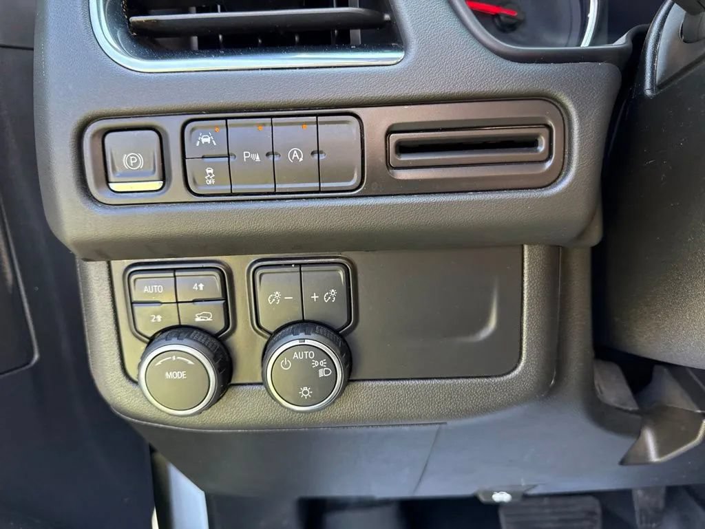 Used 2023 Chevrolet Suburban LS AWD/4WD image 15