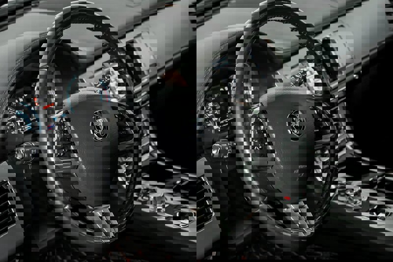 Used 2015 Jaguar XF Portfolio image 23