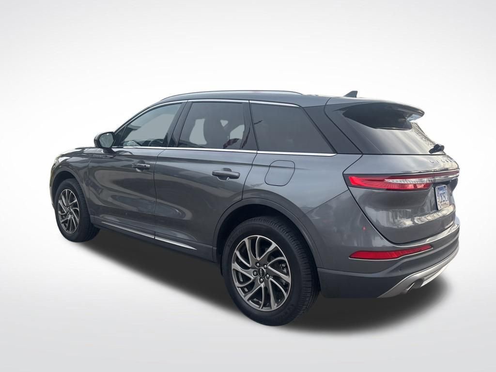 Used 2021 Lincoln Corsair AWD w/ Rear Removable Package Tray image 7