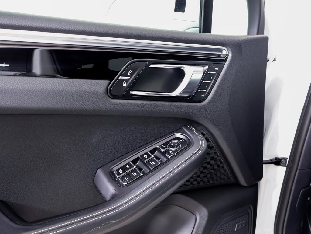 Certified 2024 Porsche Macan w/ Premium Plus Package image 19