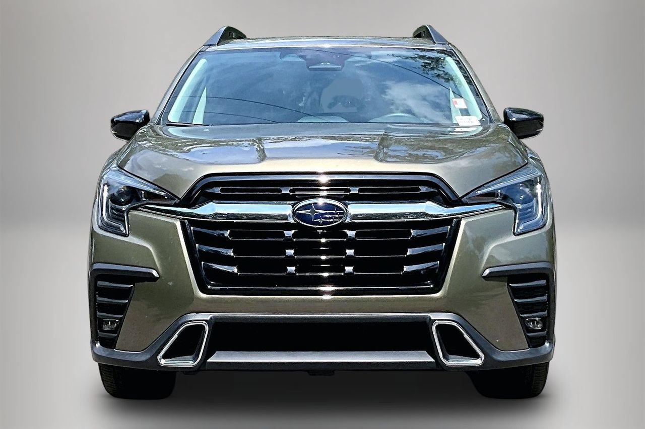 Used 2025 Subaru Ascent Touring w/ Popular Package #1 AWD/4WD image 3