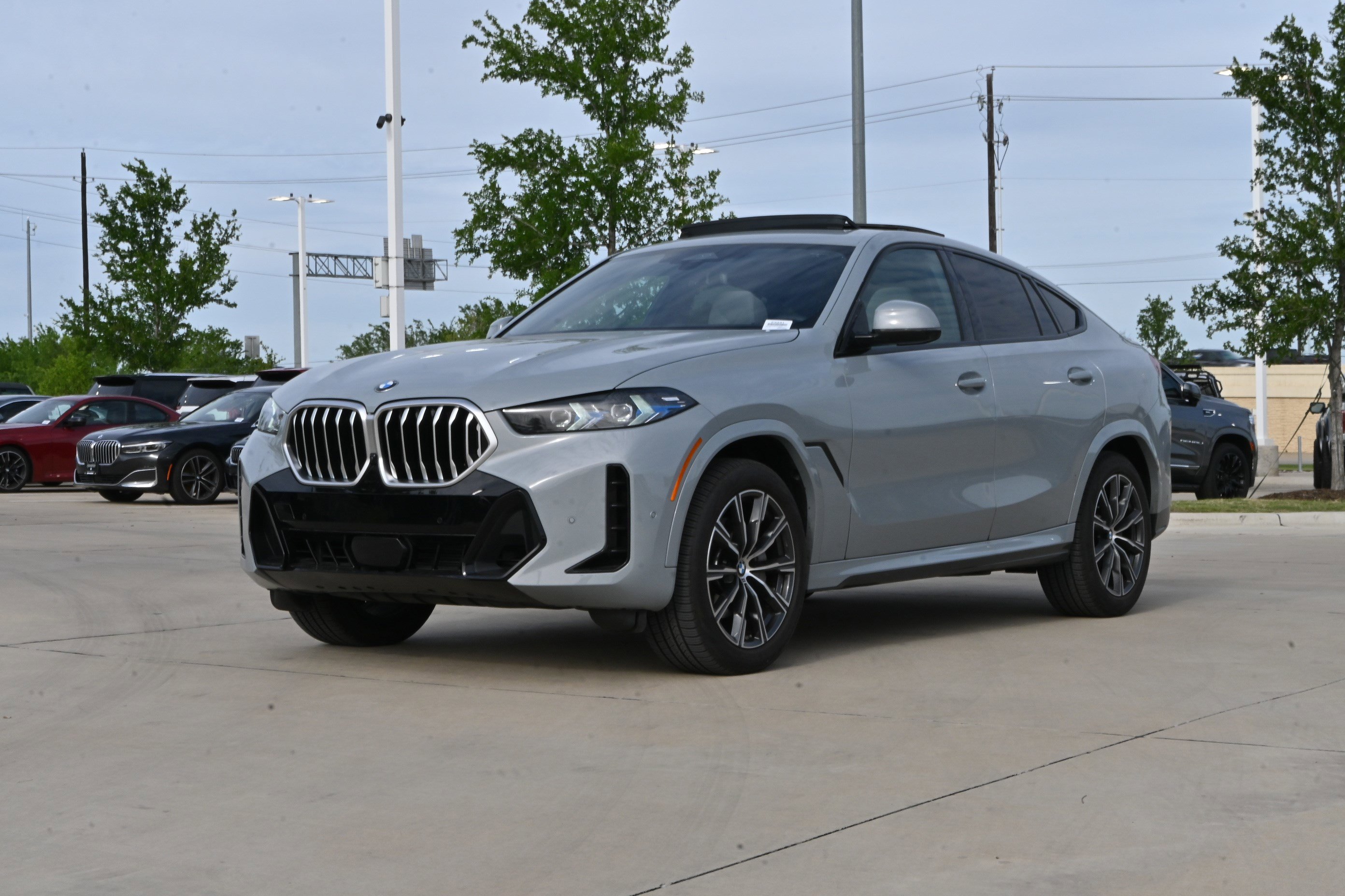 Certified 2025 BMW X6 xDrive40i AWD/4WD image 5