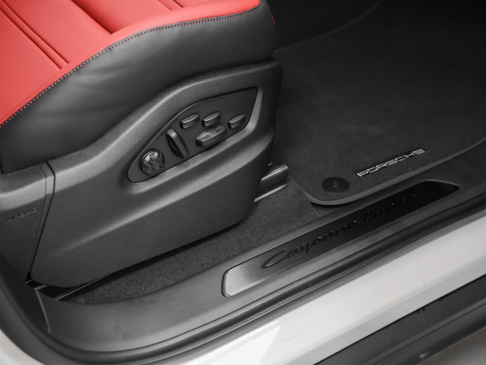 New 2026 Porsche Cayenne Turbo AWD/4WD image 23
