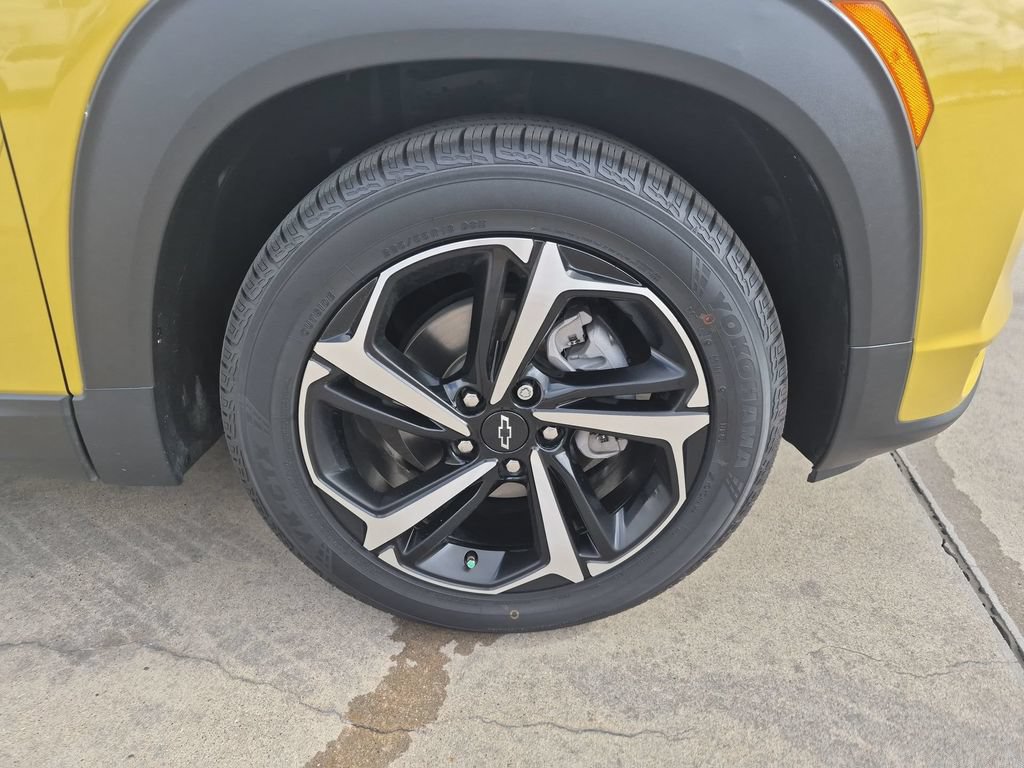 Used 2023 Chevrolet TrailBlazer RS w/ Sun and Liftgate Package FWD image 10