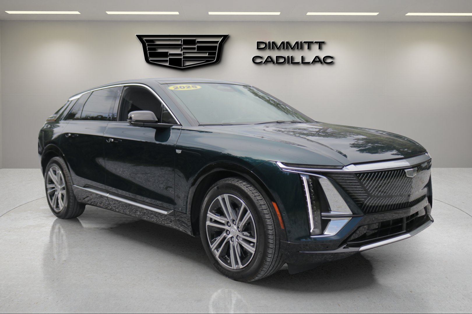 Certified 2025 Cadillac Lyriq Luxury RWD image 7