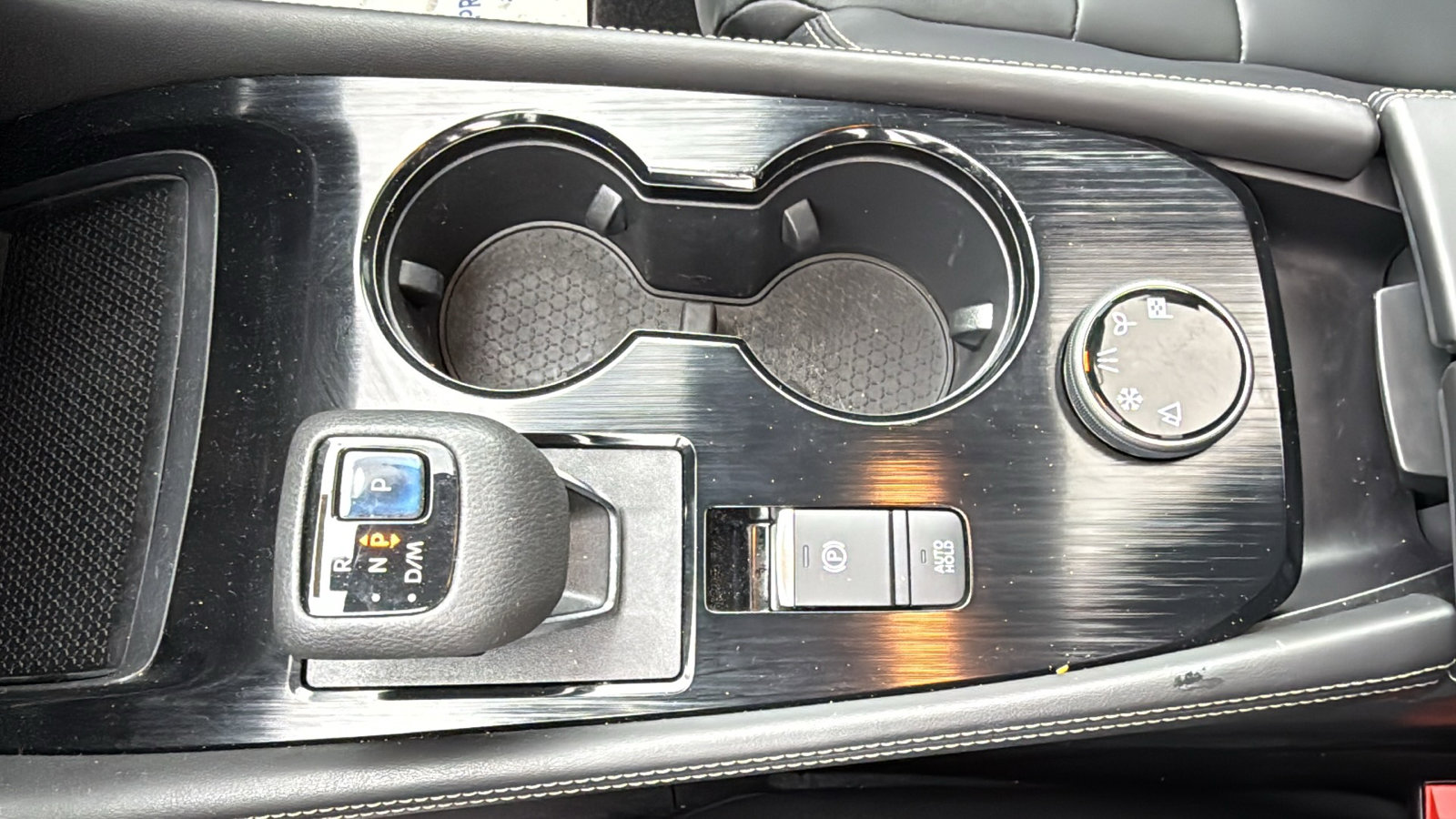 Certified 2022 Nissan Rogue SL w/ SL Premium Package image 18