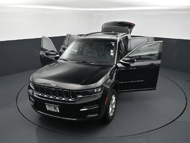 Used 2023 Jeep Grand Cherokee Limited w/ Luxury Tech Group II AWD/4WD image 25