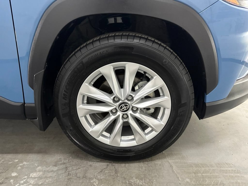 Used 2026 Toyota Corolla Cross LE FWD image 59