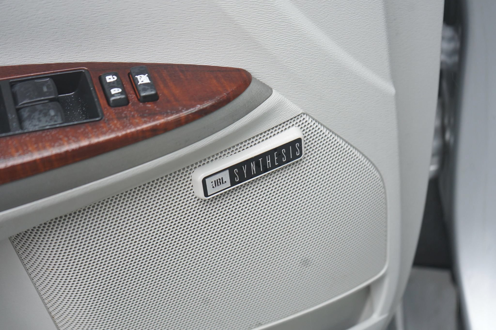 Used 2011 Toyota Venza AWD w/ Premium Pkg #2 image 12