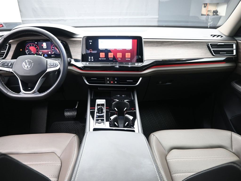 Used 2025 Volkswagen Atlas SEL image 9