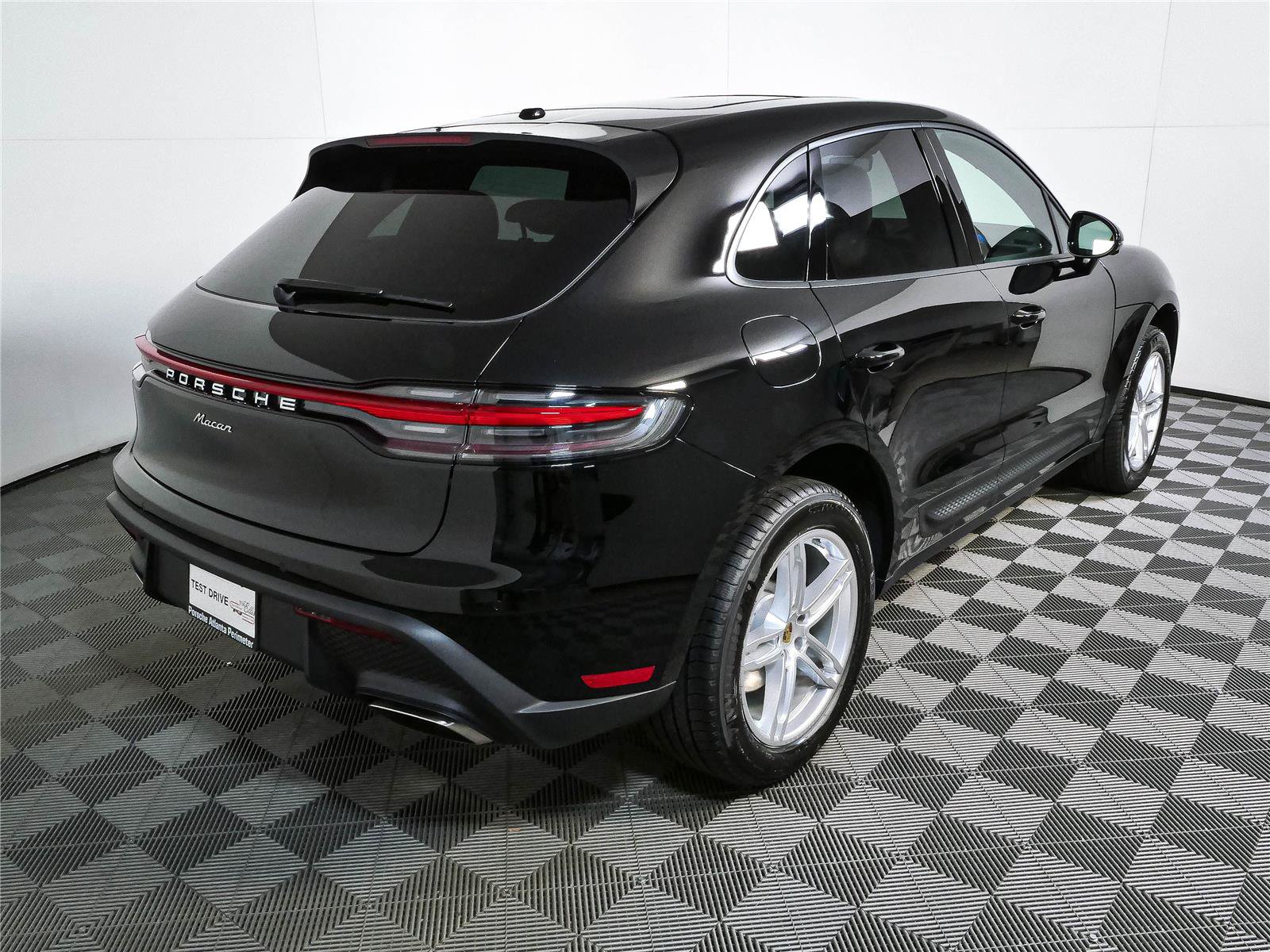 Used 2026 Porsche Macan Turbo AWD/4WD image 28