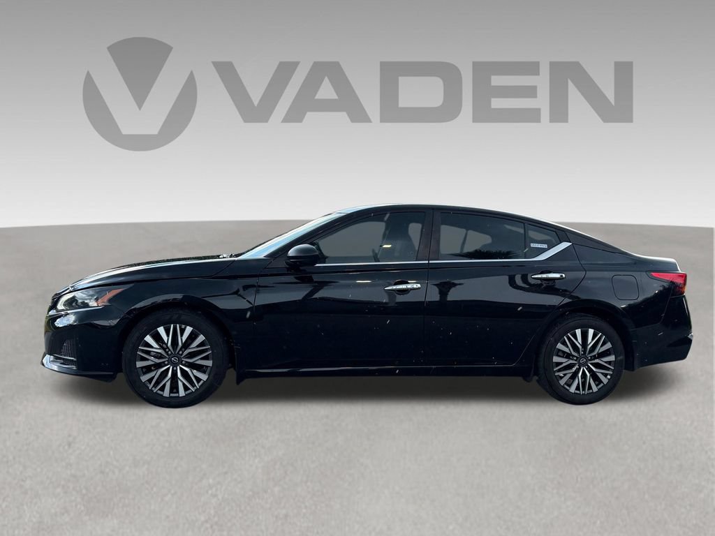 Used 2025 Nissan Altima 2.5 SV FWD image 22