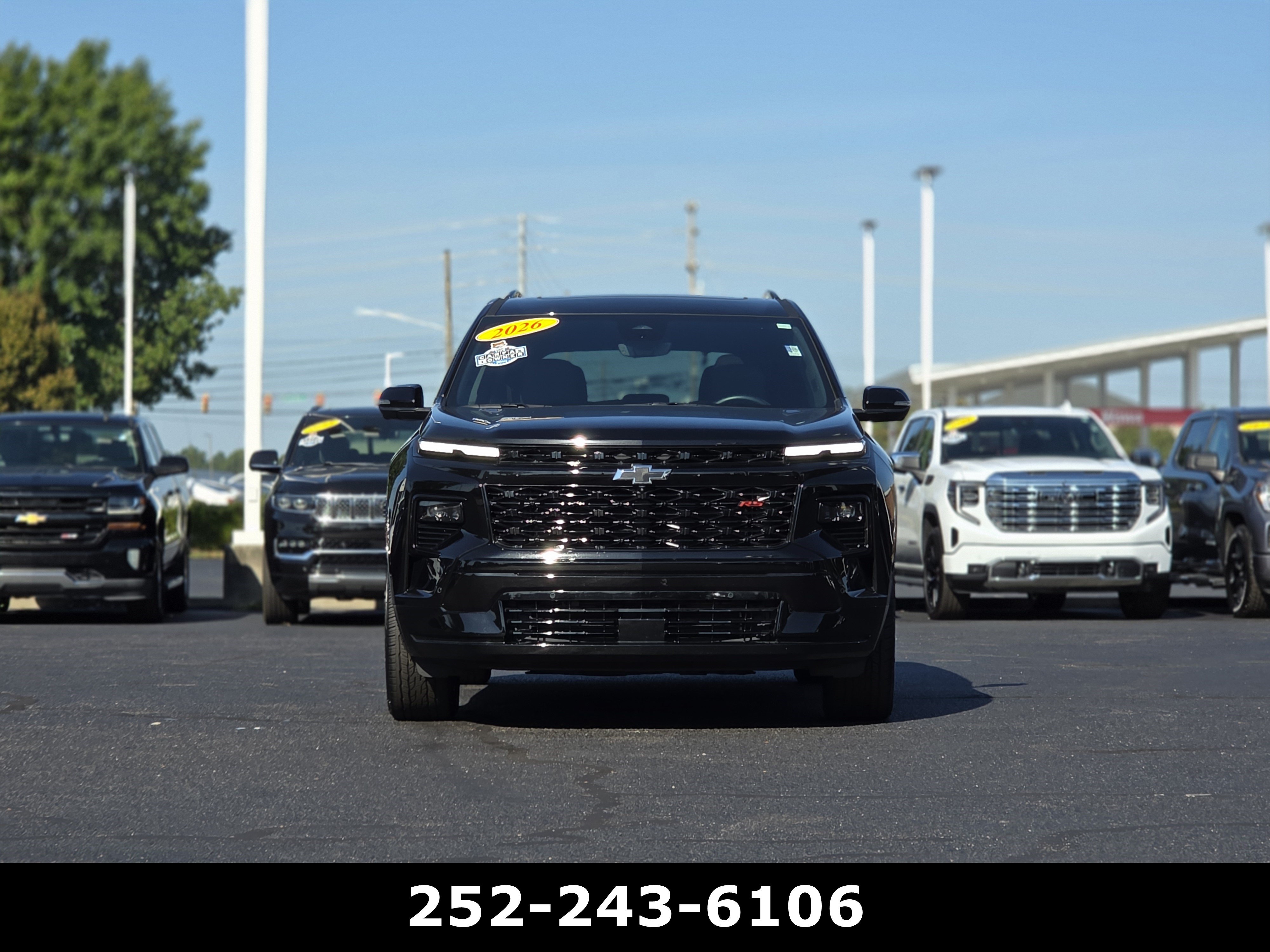 Used 2026 Chevrolet Traverse RS FWD image 2