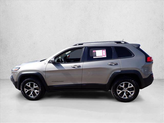 Used 2016 Jeep Cherokee Trailhawk w/ Comfort/Convenience Group AWD/4WD image 2