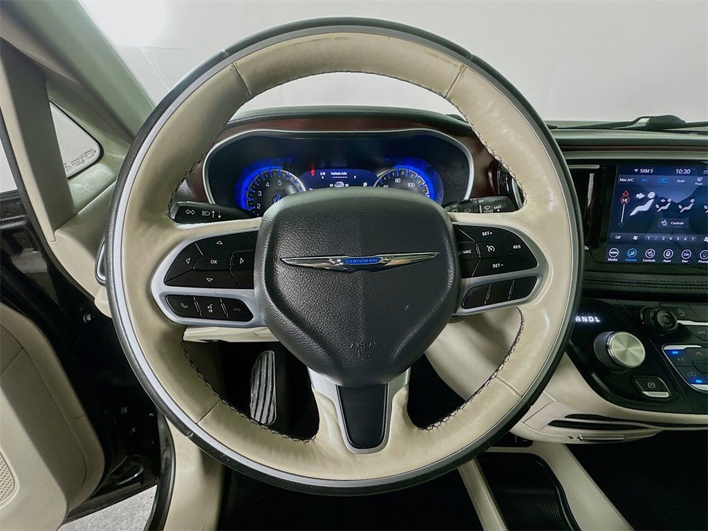 Used 2020 Chrysler Pacifica Limited w/ Tire & Wheel Group image 25