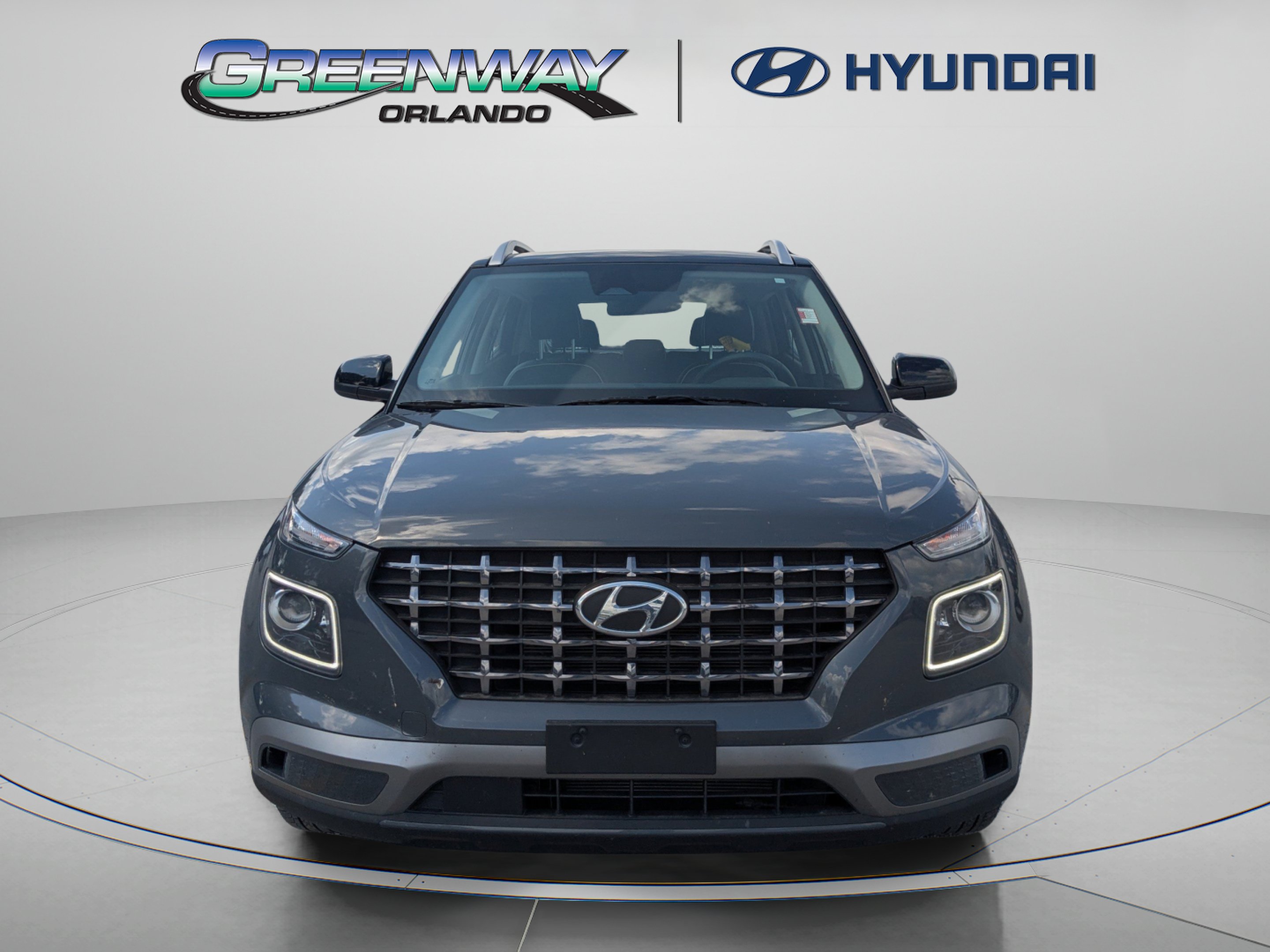 Certified 2025 Hyundai Venue Limited FWD image 3