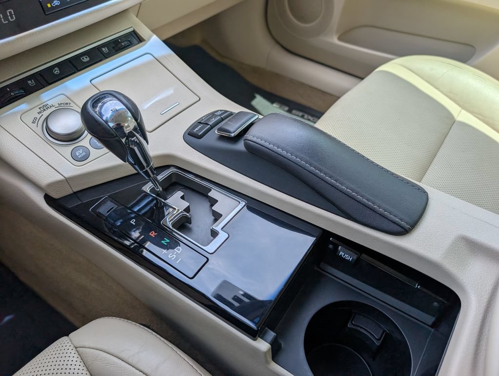 Used 2013 Lexus ES 300h w/ Luxury Pkg FWD image 25