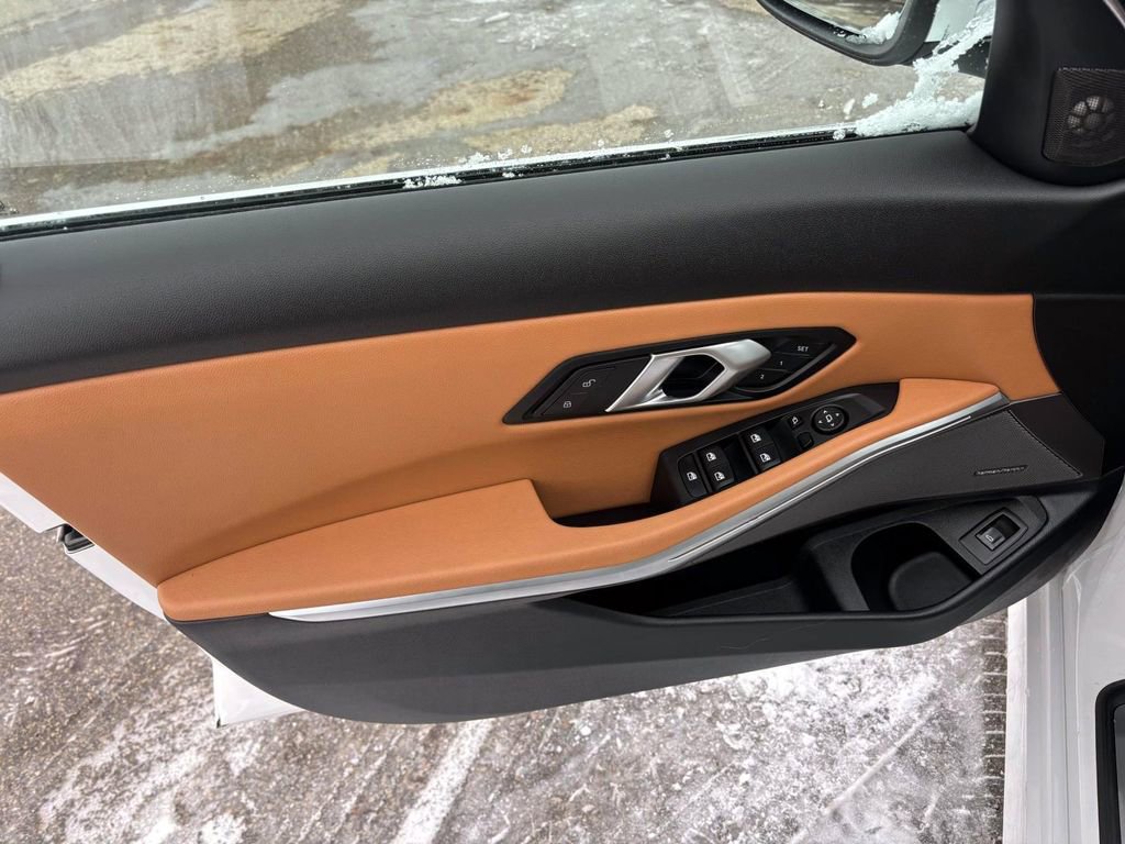 Used 2025 BMW 330i xDrive Sedan w/ Premium Package image 11