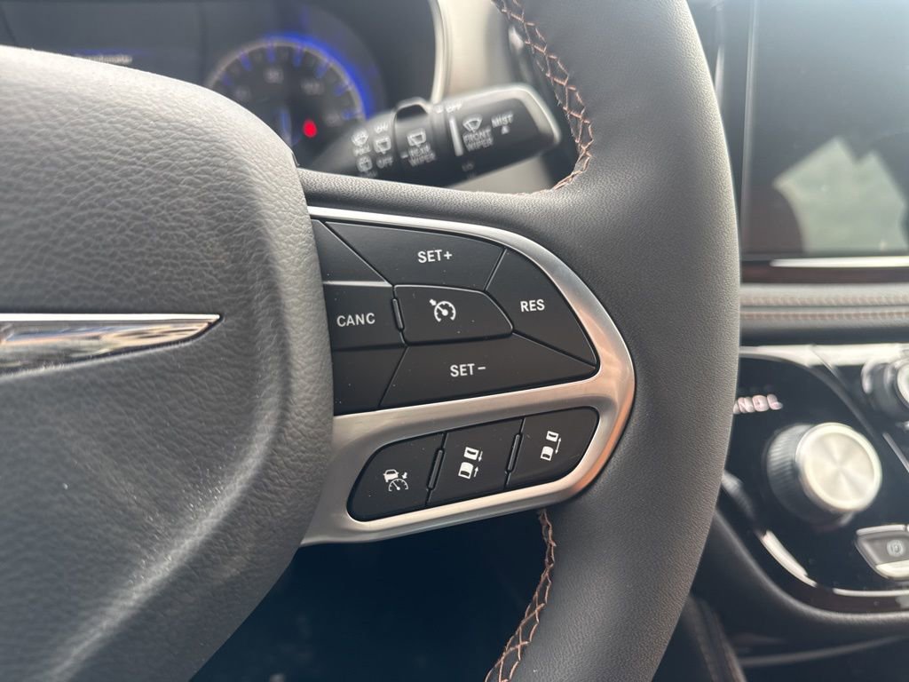 New 2026 Chrysler Pacifica Pinnacle image 17