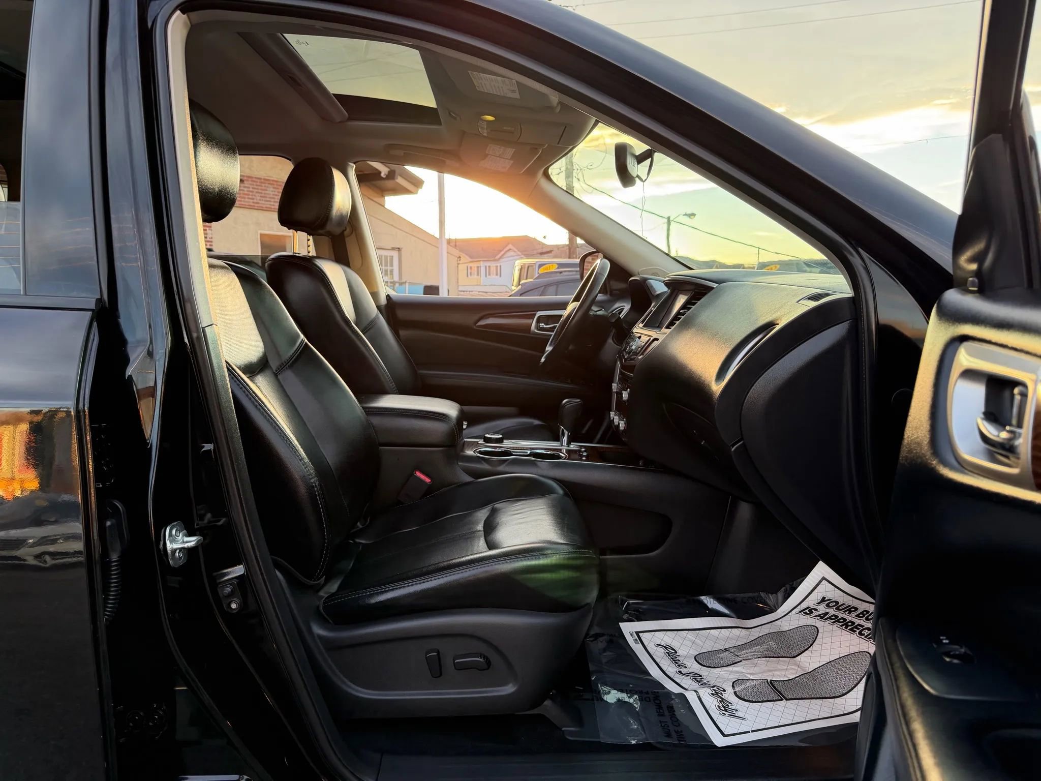 Used 2018 Nissan Pathfinder Platinum w/ Cargo Package image 20