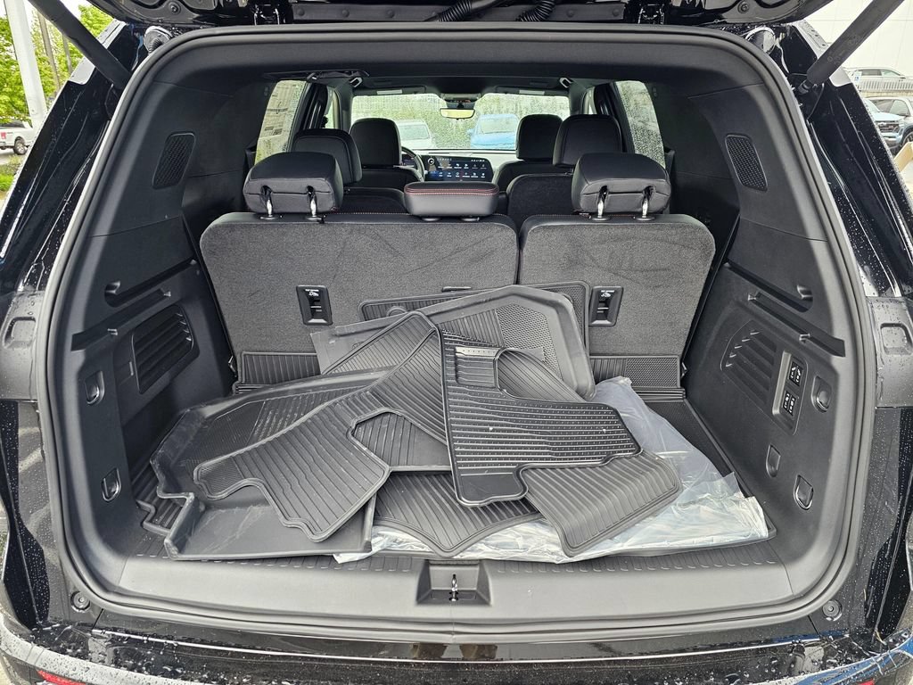 New 2026 Chevrolet Traverse RS AWD/4WD image 14