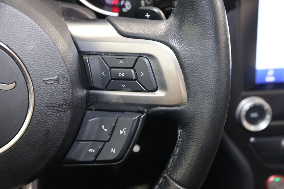 Used 2020 Ford Mustang Convertible RWD image 37