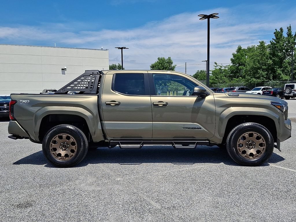Used 2025 Toyota Tacoma TRD Sport w/ TRD Sport Upgrade Package AWD/4WD image 10
