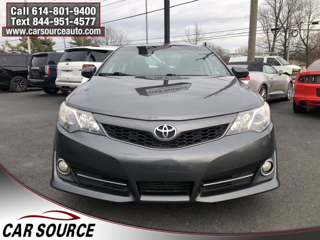 Used 2014 Toyota Camry L image 2