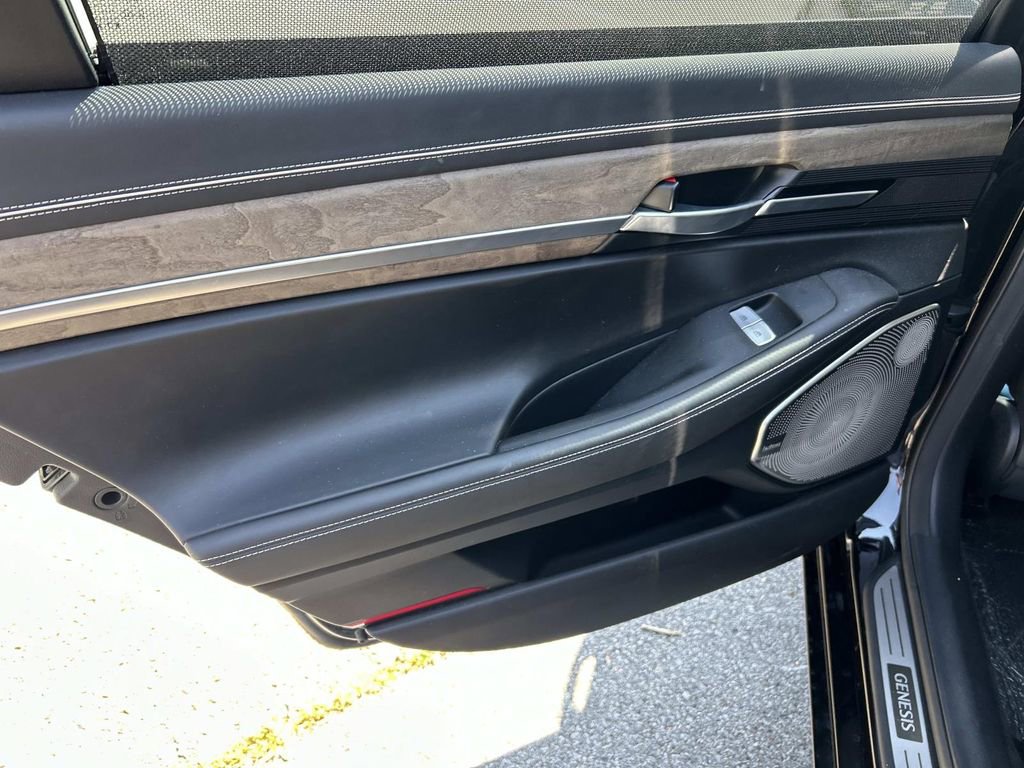 Used 2021 Genesis G90 3.3T Premium image 22