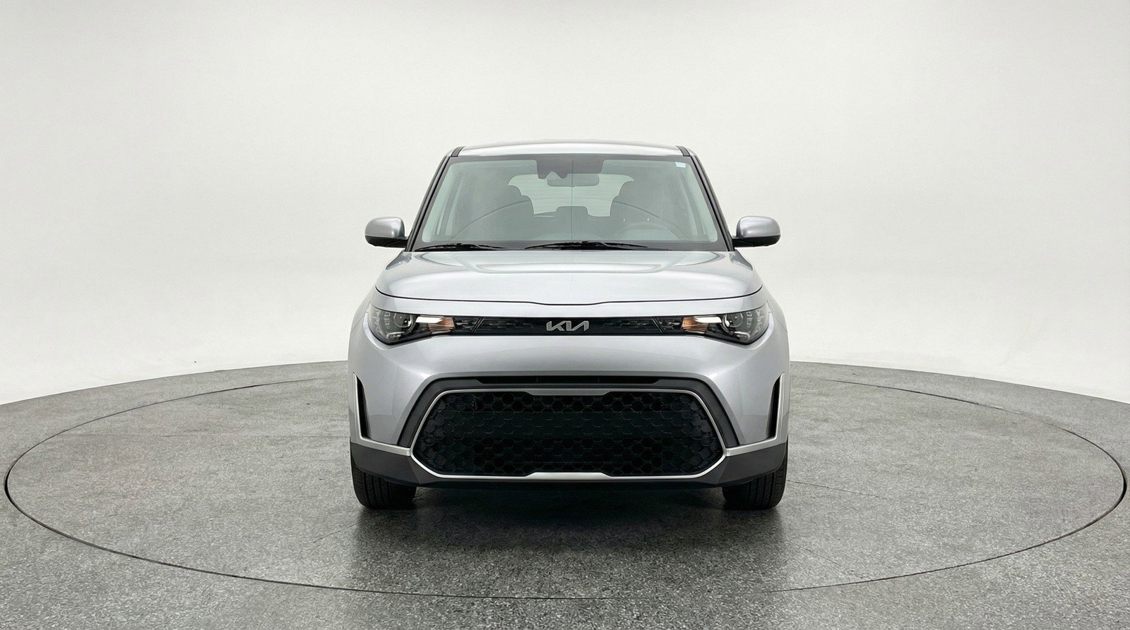 Used 2025 Kia Soul LX w/ LX Technology Package image 2