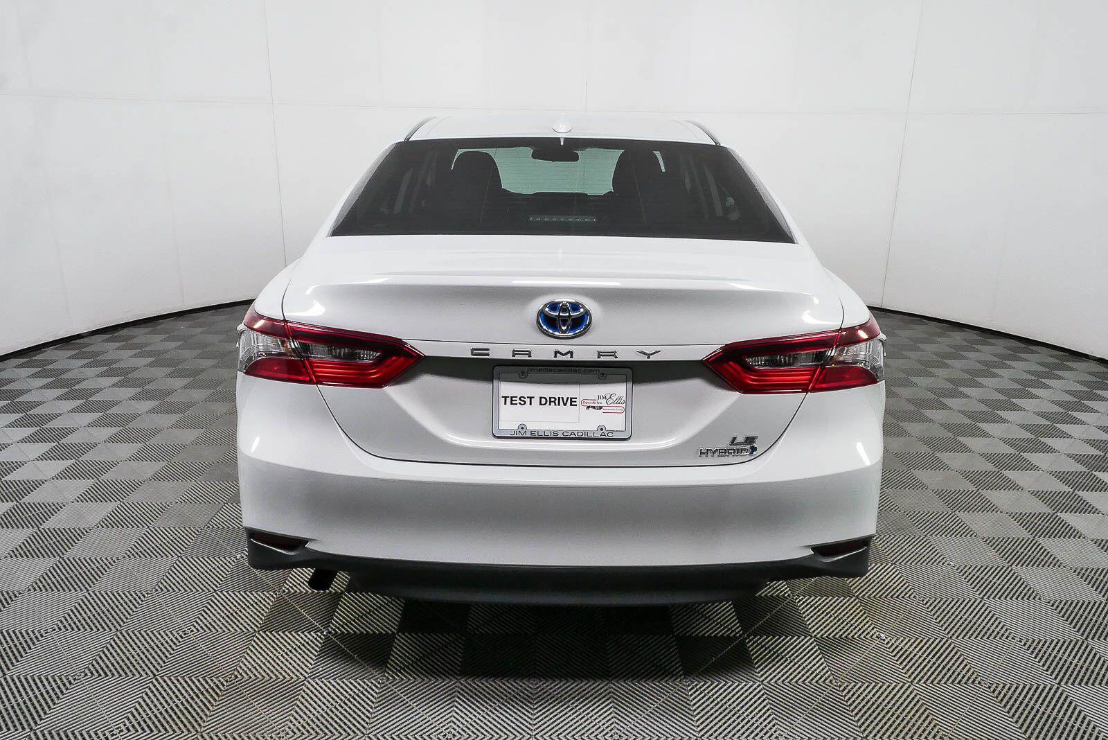 Used 2024 Toyota Camry LE FWD image 27